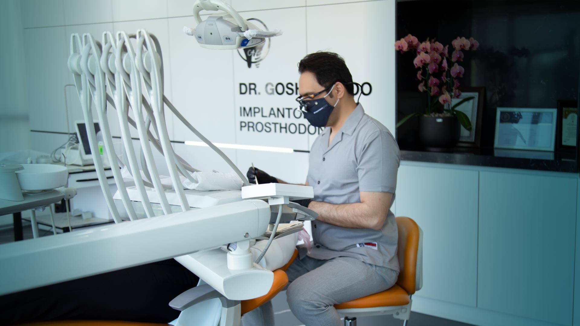 Klaas - Dentist website Webflow template